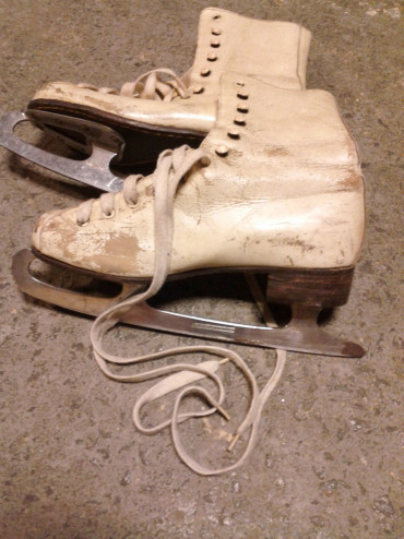vintage ice skates