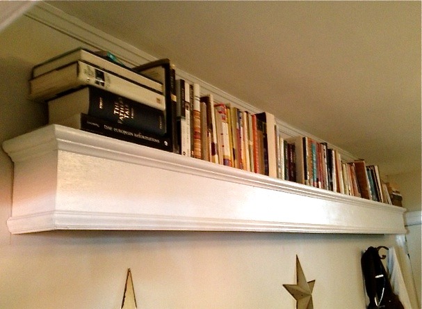 Read more about the article Reused Theatre Mantle becomes Bookshelf!
