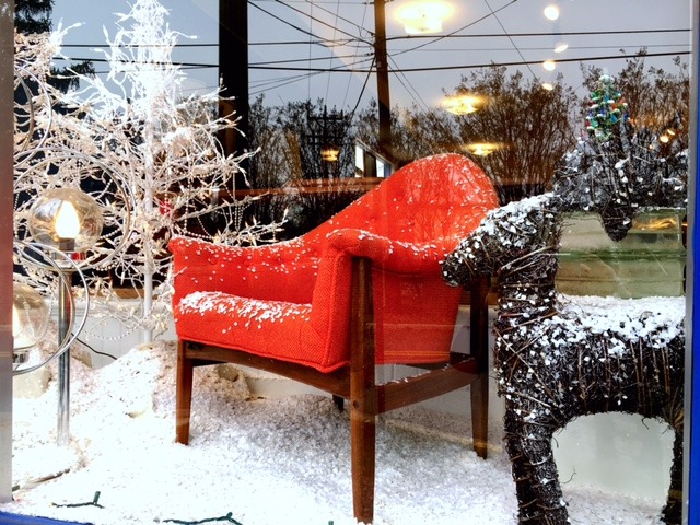 Read more about the article Modern Mobler’s “Green” Winter Wonderland Window Display