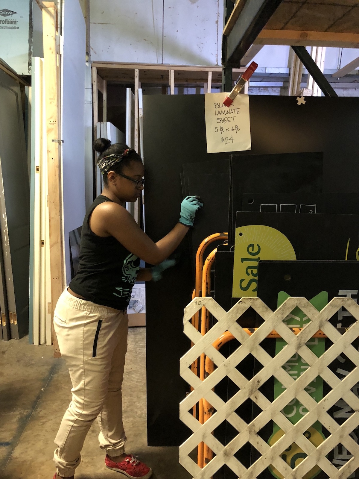 Read more about the article Asya completes her senior project at the re!