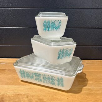 Vintage Pyrex Set Amish Butterprint Design